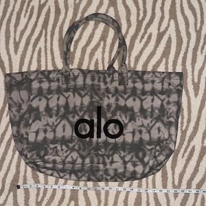 Alo tote bag